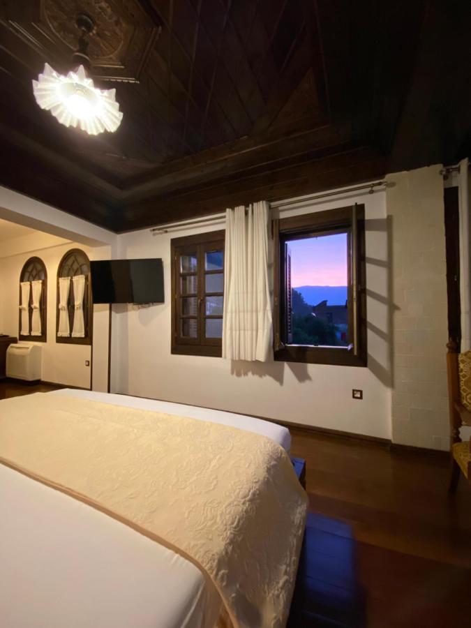 Boutique Hotel Muzaka Berat Exterior foto